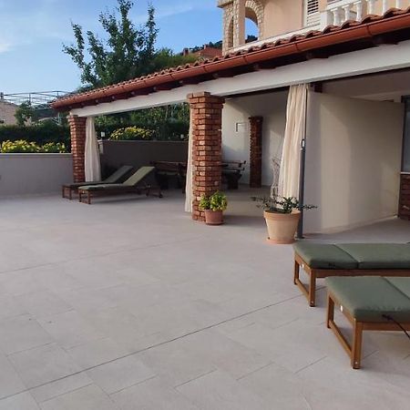 Apartments Tinjarosa Mundanije المظهر الخارجي الصورة