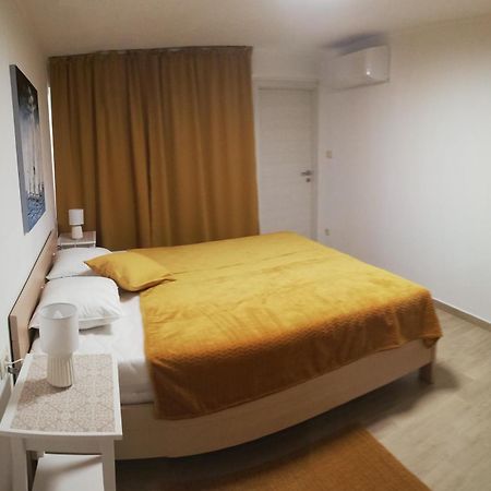 Apartments Tinjarosa Mundanije المظهر الخارجي الصورة