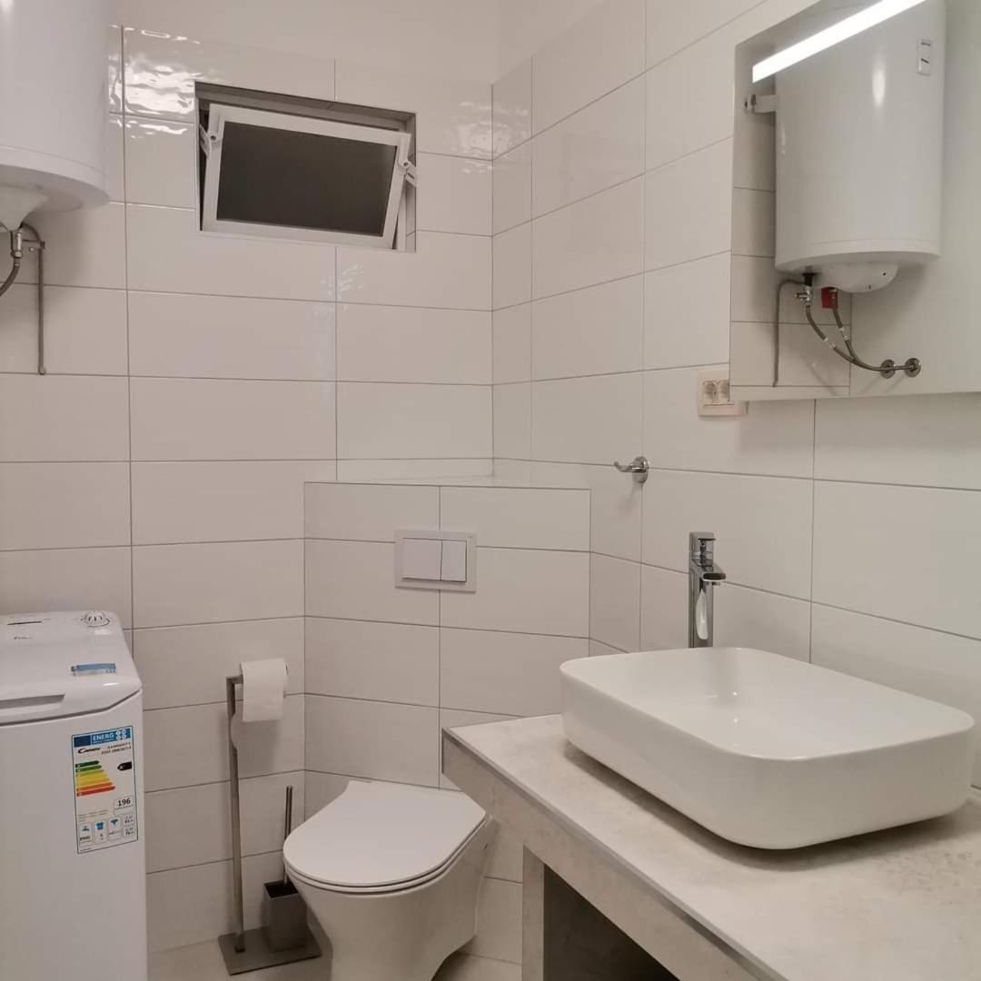 Apartments Tinjarosa Mundanije المظهر الخارجي الصورة